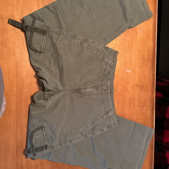 American Eagle Cargo lowrise wide leg 0 short - Picture 10 of 11